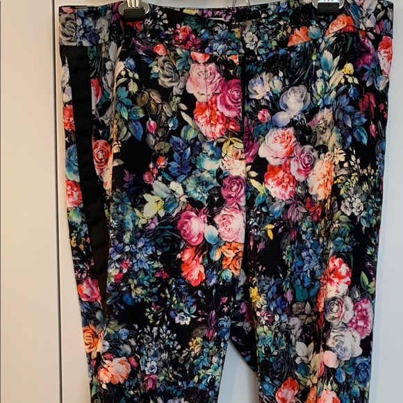 Nicole Miller Tapered Pants - Picture 2 of 5